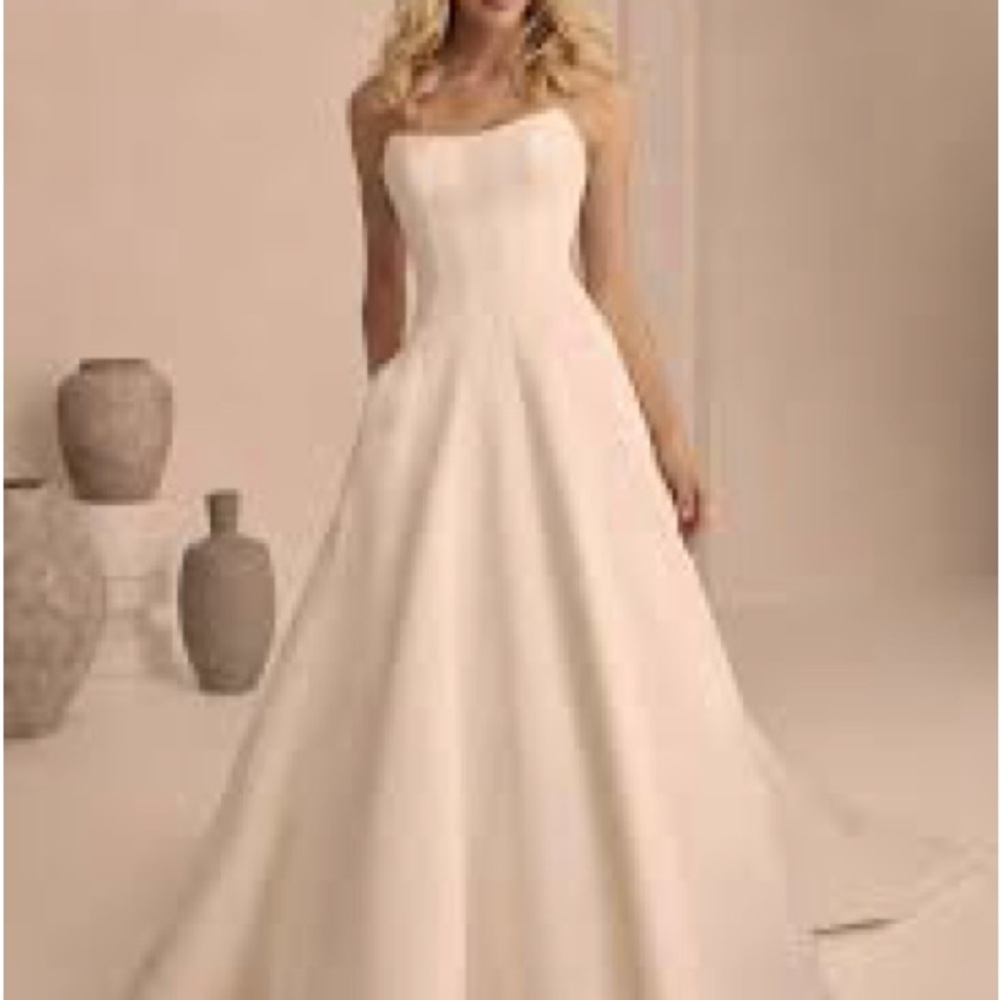Paloma Blanca Mikaella Wedding Dress Street Size 18